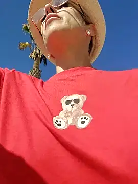 Snapshot of blondyruby chatting on September 14, 2025, 10:03 am blondyruby online show from September 14, 2025, 10:03 am