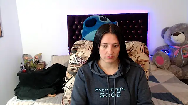 Snapshot of Lorenahot_06 chatting on March 18, 2026, 6:00 pm Lorenahot 06 online show from March 18, 2026, 6:00 pm
