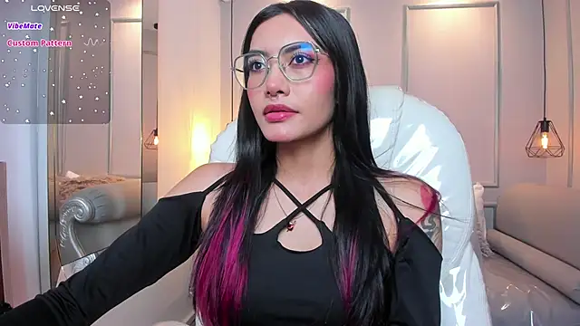 AzuraKindong online show from October 22, 2025, 7:24 pm