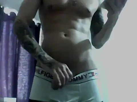 Snapshot of Skater29xx2 chatting on January 17, 2025, 4:15 pm Skater29xx2 online show from January 17, 2025, 4:15 pm