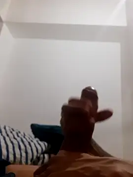 Snapshot of Skater29xx2 chatting on March 12, 2025, 3:57 am Skater29xx2 online show from March 12, 2025, 3:57 am