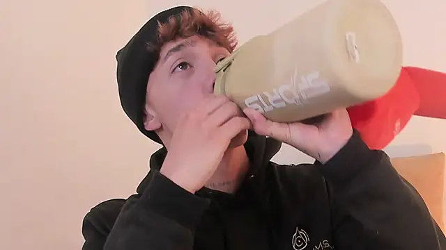 Tomy Rox online show from September 29, 2025, 8:35 pm