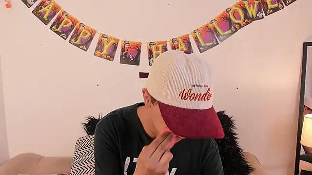 Tomy Rox online show from October 27, 2025, 8:46 pm