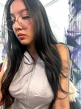 AnyaFloyd69 online show from October 30, 2025, 8:53 pm