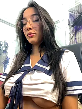 AnyaFloyd69 online show from November 5, 2025, 9:59 pm