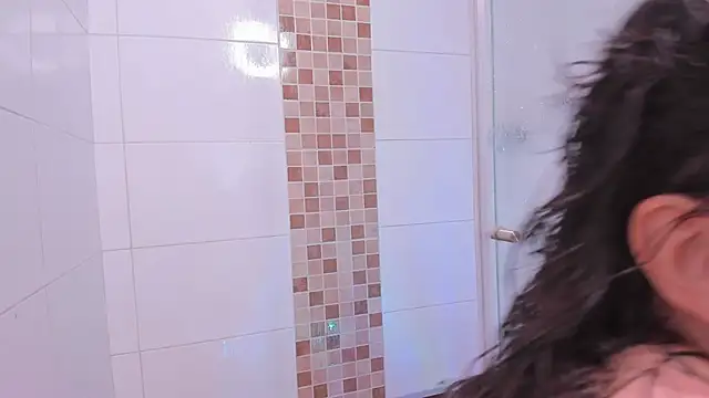 Snapshot of orchide_ chatting on March 17, 2025, 12:41 am orchide online show from March 17, 2025, 12:41 am