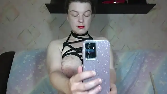 DarkIlona online show from June 18, 2026, 7:08 am
