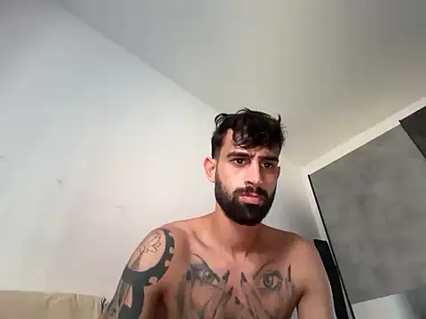 Snapshot of hugoprada chatting on August 4, 2026, 11:24 am hugoprada online show from August 4, 2026, 11:24 am