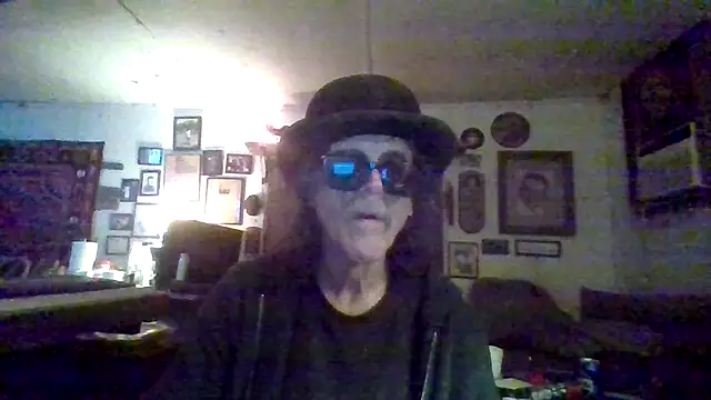 22Sub22 online show from May 2, 2026, 2:11 pm