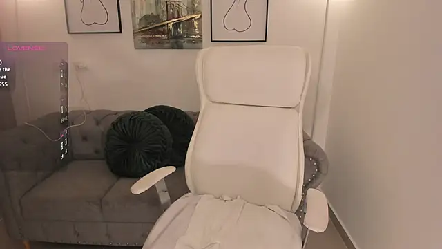 Aida adams online show from December 19, 2025, 11:06 am