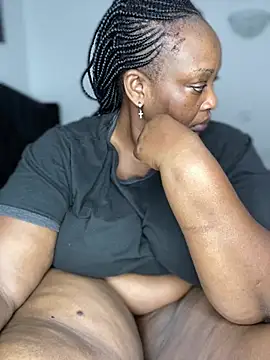 Snapshot of MsWhiteChocolatte chatting on February 12, 2026, 4:18 am MsWhiteChocolatte online show from February 12, 2026, 4:18 am