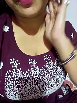 Snapshot of Love_Tina_ chatting on November 12, 2025, 3:51 am Love Tina online show from November 12, 2025, 3:51 am