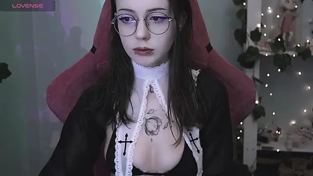 prettybones online show from April 21, 2026, 7:58 am