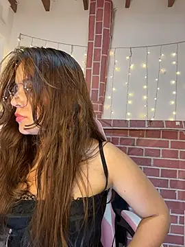 Snapshot of Juanelopez1 chatting on June 13, 2026, 3:59 am Juanelopez1 online show from June 13, 2026, 3:59 am