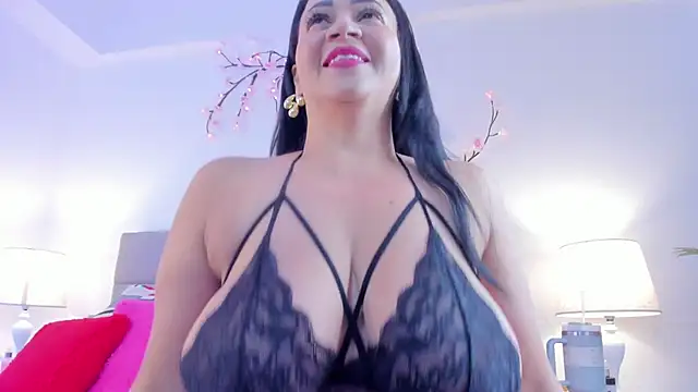 sophie-newton online show from September 29, 2025, 12:43 pm