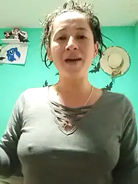 Snapshot of emilypoppy3 chatting on December 5, 2024, 7:06 pm emilypoppy3 online show from December 5, 2024, 7:06 pm