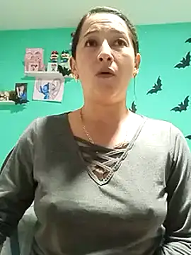 Snapshot of emilypoppy3 chatting on December 13, 2024, 1:59 am emilypoppy3 online show from December 13, 2024, 1:59 am