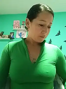 Snapshot of emilypoppy3 chatting on December 13, 2024, 2:49 pm emilypoppy3 online show from December 13, 2024, 2:49 pm