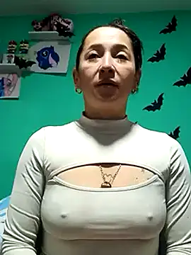 Snapshot of emilypoppy3 chatting on January 15, 2025, 2:24 pm emilypoppy3 online show from January 15, 2025, 2:24 pm