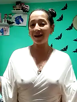 Snapshot of emilypoppy3 chatting on February 18, 2025, 3:43 pm emilypoppy3 online show from February 18, 2025, 3:43 pm