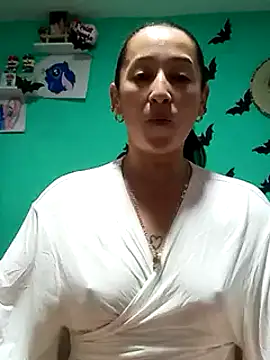 Snapshot of emilypoppy3 chatting on February 18, 2025, 8:14 pm emilypoppy3 online show from February 18, 2025, 8:14 pm