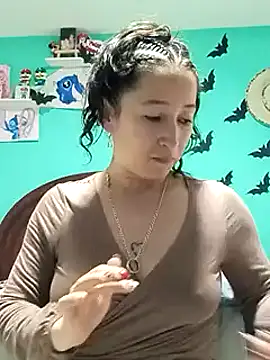 Snapshot of emilypoppy3 chatting on March 1, 2025, 2:37 am emilypoppy3 online show from March 1, 2025, 2:37 am