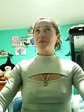 Snapshot of emilypoppy3 chatting on March 4, 2025, 10:49 pm emilypoppy3 online show from March 4, 2025, 10:49 pm