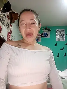 Snapshot of emilypoppy3 chatting on September 24, 2025, 1:31 am emilypoppy3 online show from September 24, 2025, 1:31 am