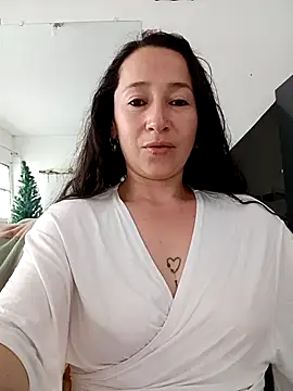 emilypoppy3 online show from December 2, 2025, 8:59 pm