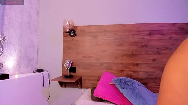 DeboraEvans online show from February 4, 2026, 7:20 pm