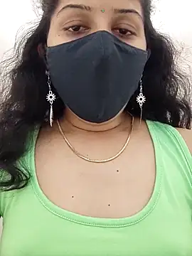 Snapshot of Angleannie chatting on November 1, 2025, 4:20 pm Angleannie online show from November 1, 2025, 4:20 pm