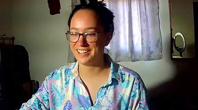 brittanycheeks online show from December 4, 2024, 7:56 pm