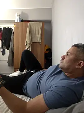 antonioM84 online show from November 19, 2025, 12:32 am