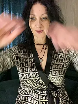 Snapshot of Katie-n chatting on January 24, 2025, 10:32 am Katie-n online show from January 24, 2025, 10:32 am