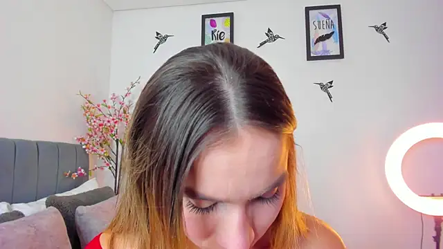 im sarah34 online show from January 4, 2025, 8:27 pm