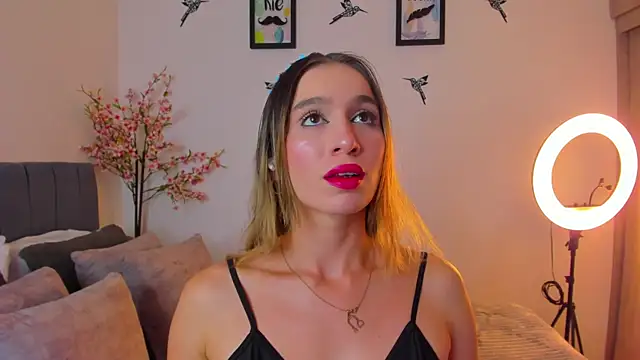 im sarah34 online show from January 22, 2025, 4:02 am