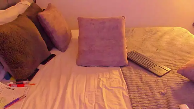 im sarah34 online show from February 16, 2025, 10:32 pm