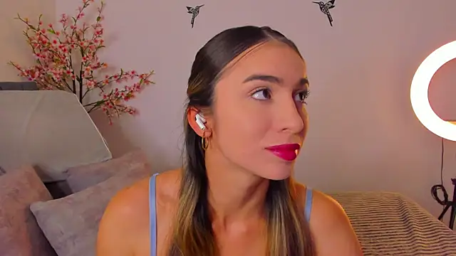 im sarah34 online show from February 19, 2025, 9:28 am