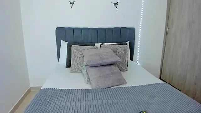 im sarah34 online show from February 22, 2026, 4:02 am