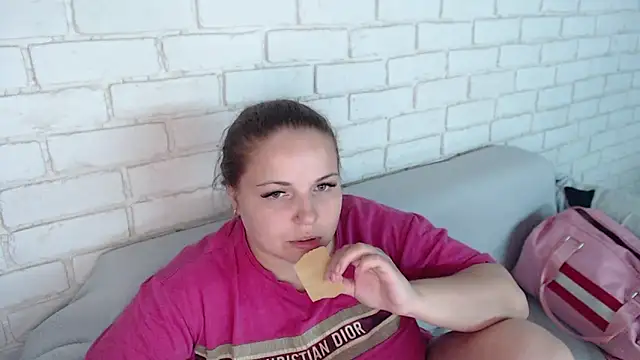 Snapshot of Crazyy_girl_ chatting on June 10, 2026, 3:22 pm Crazyy girl online show from June 10, 2026, 3:22 pm