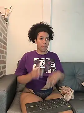 EmmilyBrant online show from February 10, 2026, 12:20 pm