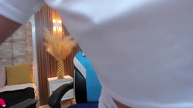 Snapshot of ada_mclaine chatting on February 1, 2026, 11:53 am ada mclaine online show from February 1, 2026, 11:53 am