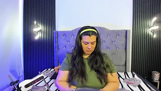 martina foxy  online show from October 9, 2025, 12:14 pm