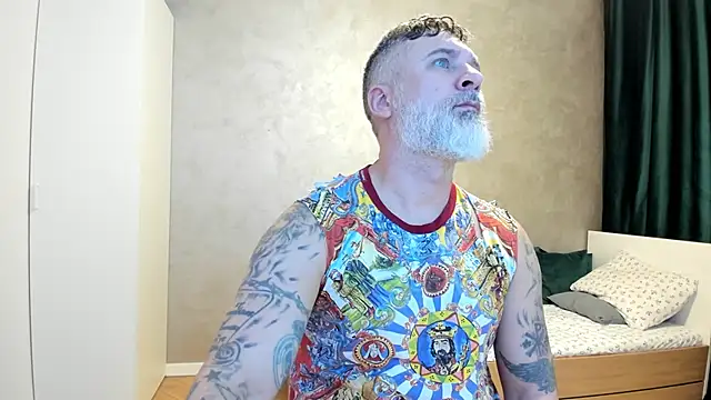 Snapshot of BlowMyXXL chatting on January 8, 2025, 7:13 pm BlowMyXXL online show from January 8, 2025, 7:13 pm