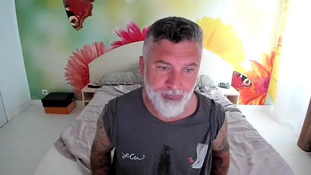 Snapshot of BlowMyXXL chatting on November 9, 2025, 7:50 am BlowMyXXL online show from November 9, 2025, 7:50 am