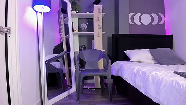 Raven Witch  online show from February 5, 2025, 9:07 pm