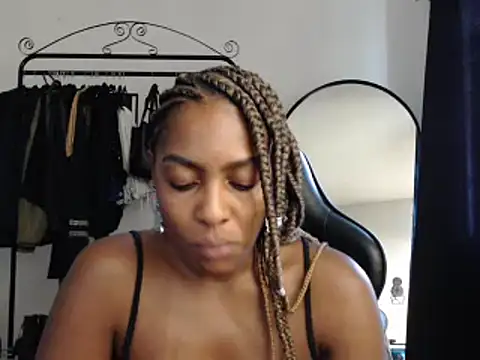 marisilva br online show from February 26, 2025, 1:19 pm