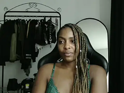 marisilva br online show from March 6, 2025, 7:21 pm