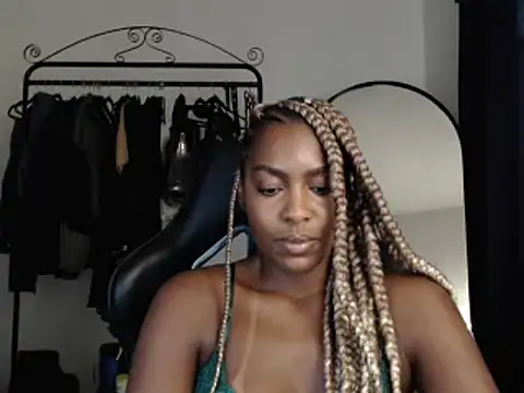 marisilva br online show from March 17, 2025, 7:48 pm