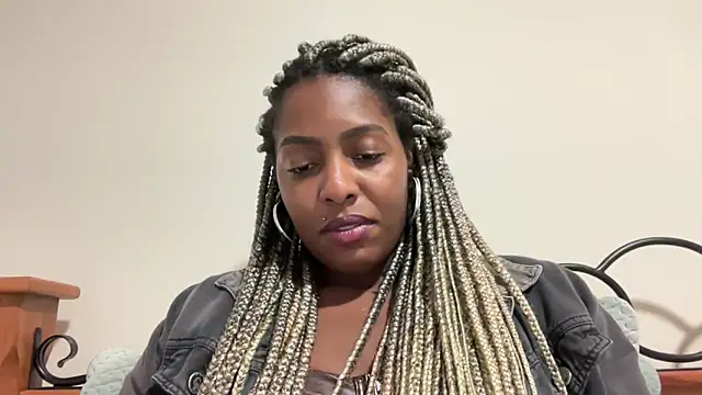 marisilva br online show from September 24, 2025, 11:41 pm